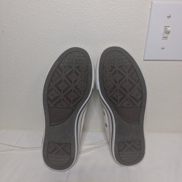 Converse Great Condition Women's Size 6 Cream/White Converse Low-Top Sneakers - Picture 6 of 8